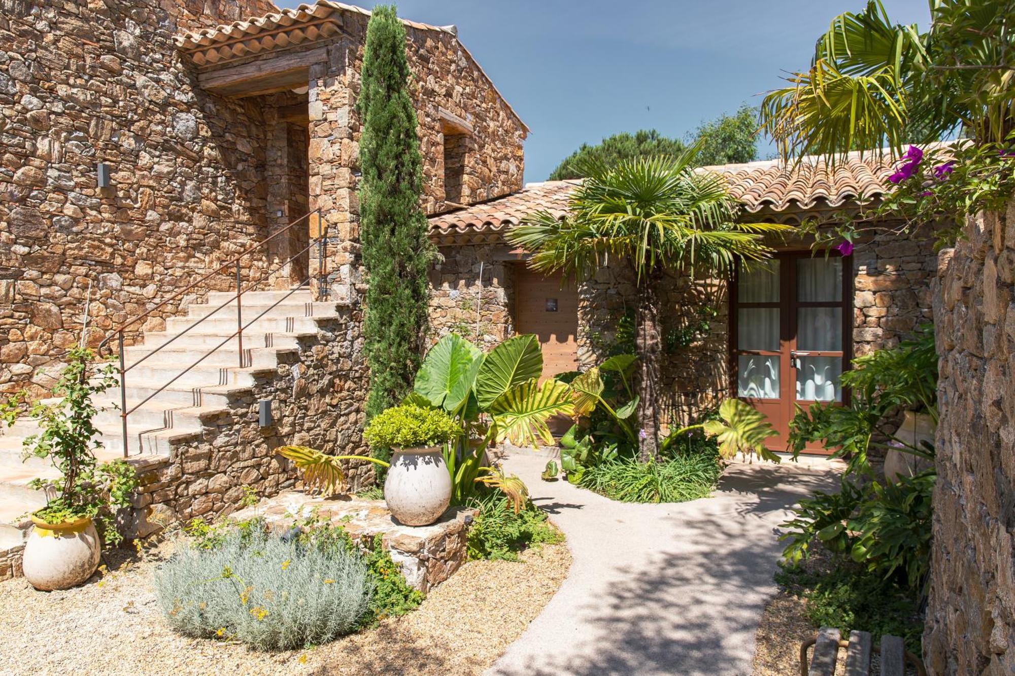 ホテル Domaine Les Mesanges ガッサン エクステリア 写真